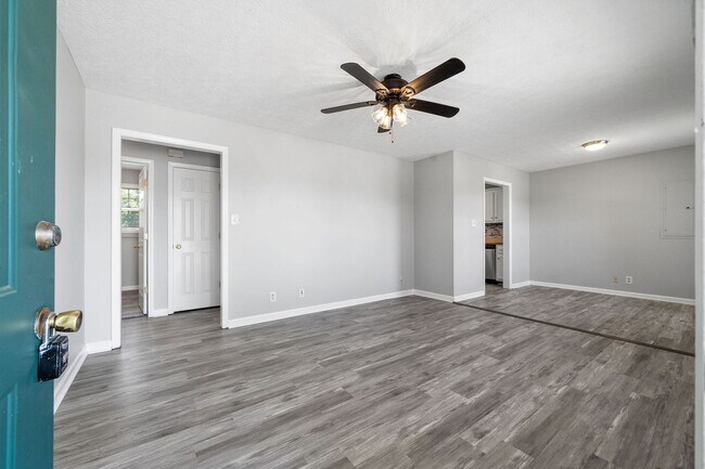 Building Photo - 339 Pioneer Drive, Oak Grove, KY 42262