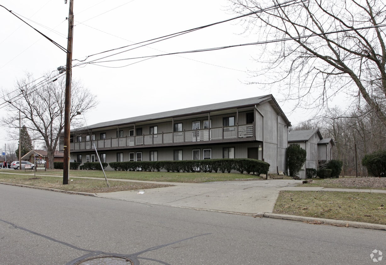 Building Photo - Bard Apartment