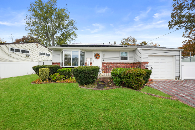 Primary Photo - 251 Woods Rd