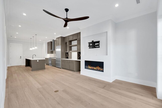 Foto del edificio - Condo Available Downtown Greenville!