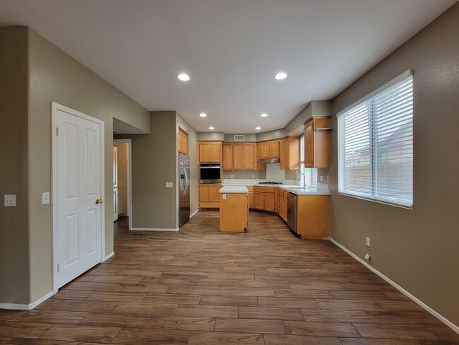 Building Photo - 16241 El Dorado Ct
