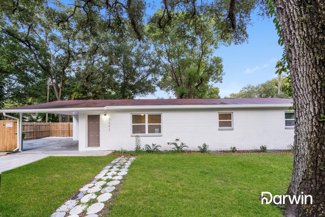 Foto principal - 3202 E 24th Ave