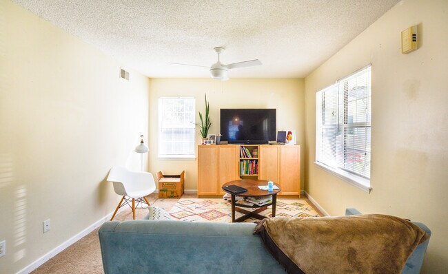 Foto del edificio - Adorable Single Family House in West Ashley