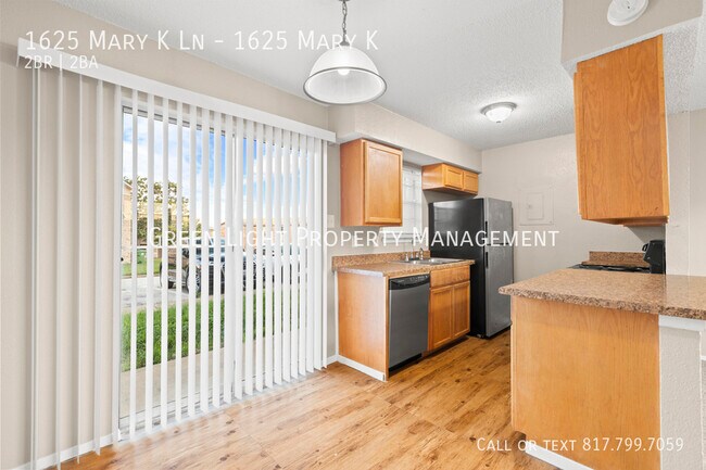 Foto del edificio - 1625 Mary K Ln