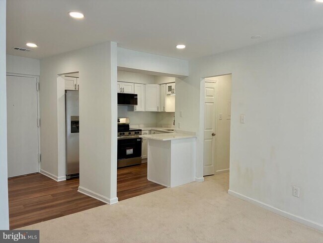 Foto del edificio - 5772 Rexford Ct