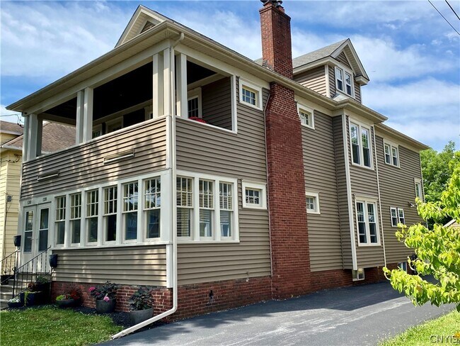 Building Photo - 128 Mosley Dr