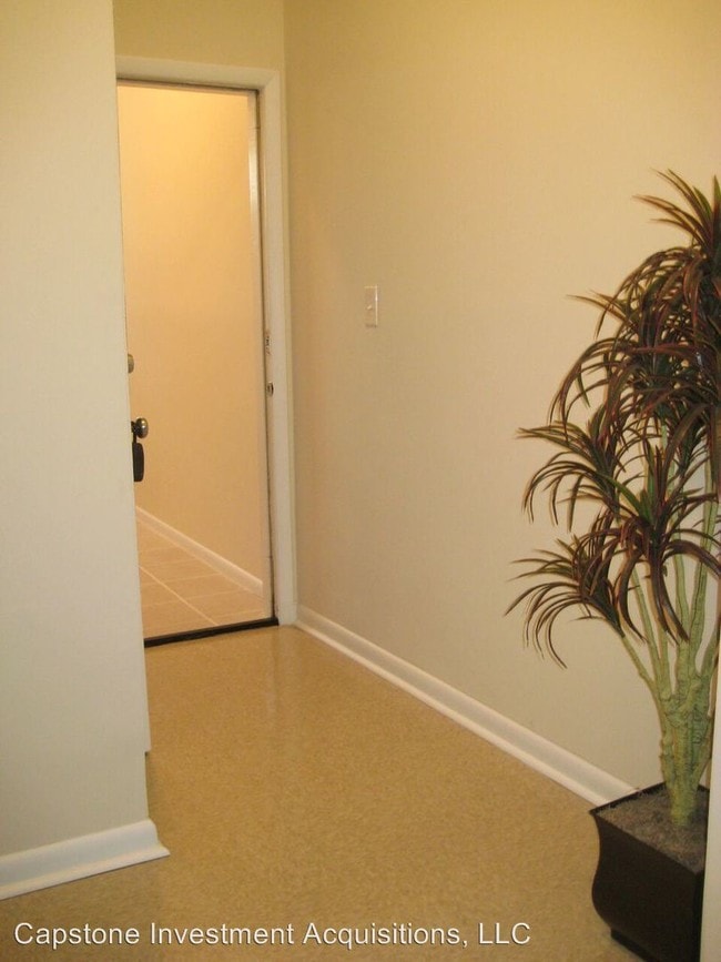 Building Photo - 200 N Gilmor St
