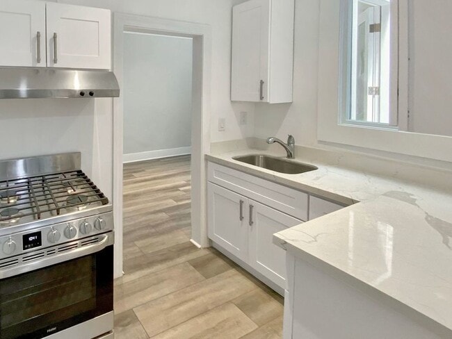 Photo - 518 7th St Apartment