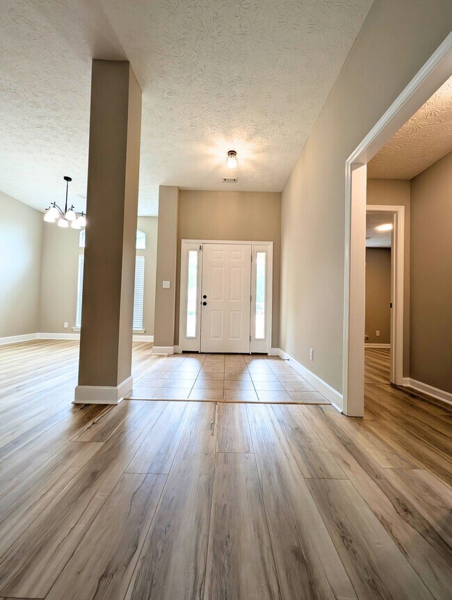 Foto del edificio - 223 S Springfield Dr