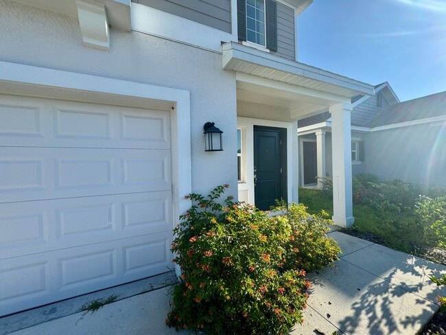 Building Photo - Bright & Open 4 Bed, 2 Bath Residence in D...