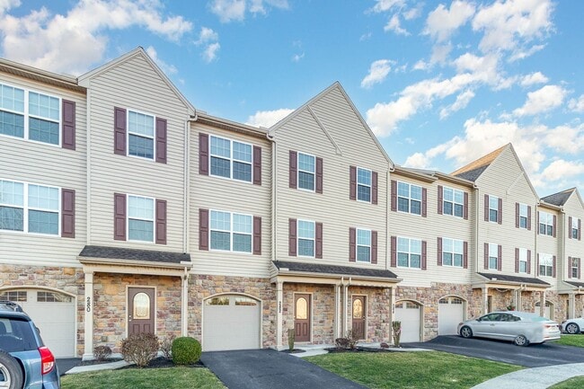 Foto del edificio - 282 Fieldstone Ct