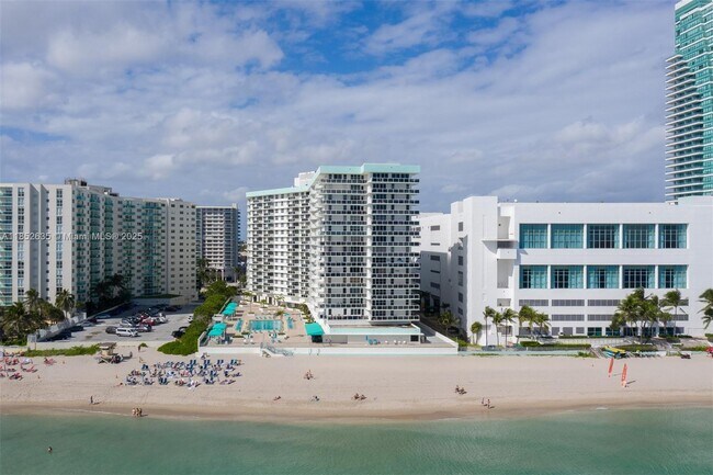 Building Photo - 3725 S Ocean Dr