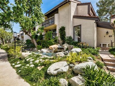 Foto principal - 21801 Burbank Blvd