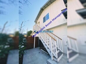 Building Photo - 1402 Whittier Dr