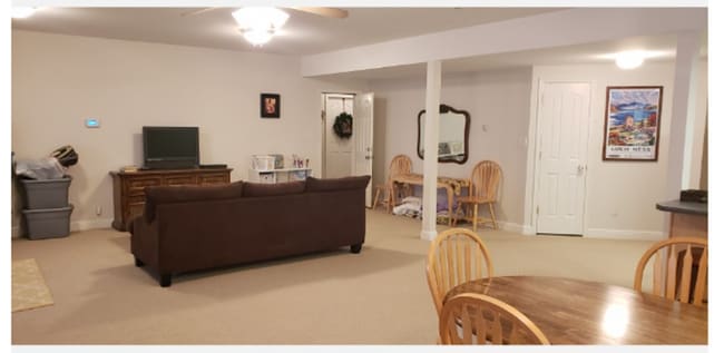 Building Photo - 103 Applewood Dr