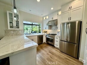 Building Photo - 29 Oak Knolls