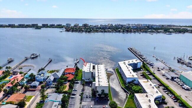 Foto del edificio - 896 N Federal Hwy
