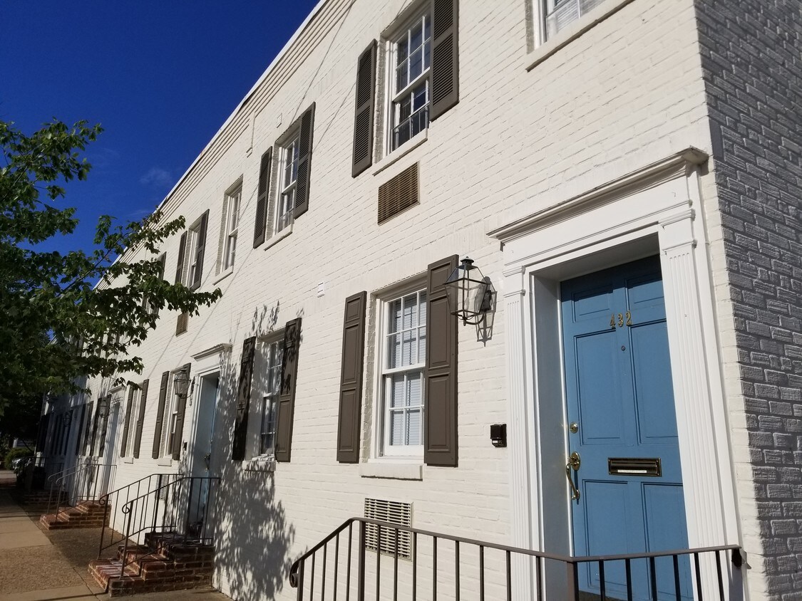 Tunnel Flats - 325 Wilkes St