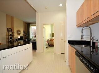 Foto del edificio - 1 br, 1 bath - 385 Westminster St Apt 2D