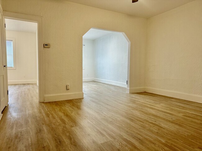 Foto del edificio - 71 W Mount Pleasant Ave