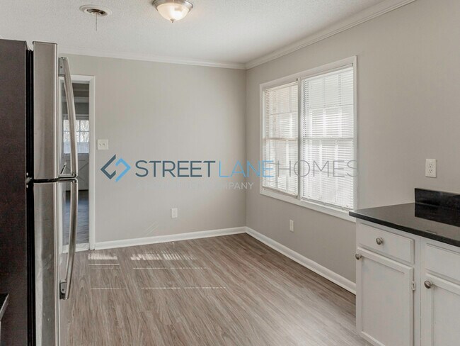 Foto del edificio - NOW OFFERING $250 OFF FIRST FULL MONTH IF ...