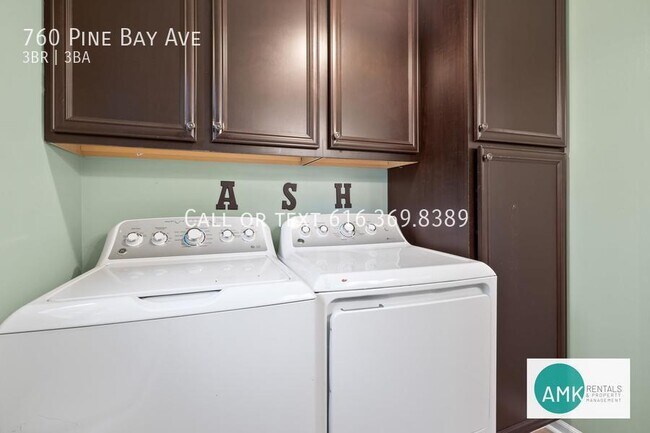 Foto del edificio - 760 Pine Bay Dr