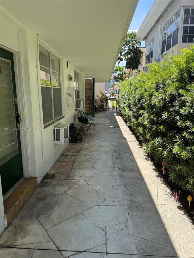 Foto del edificio - 6856 Abbott Ave