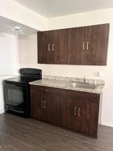 Building Photo - 2030 NW 43 Terrace