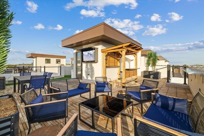 Building Photo - 623 Petit Wy