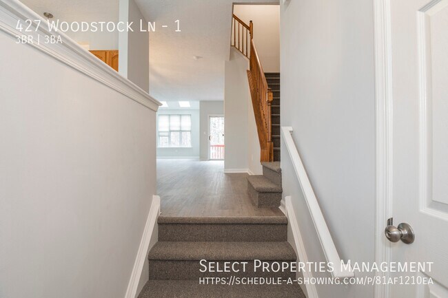 Foto del edificio - 427 Woodstock Ln