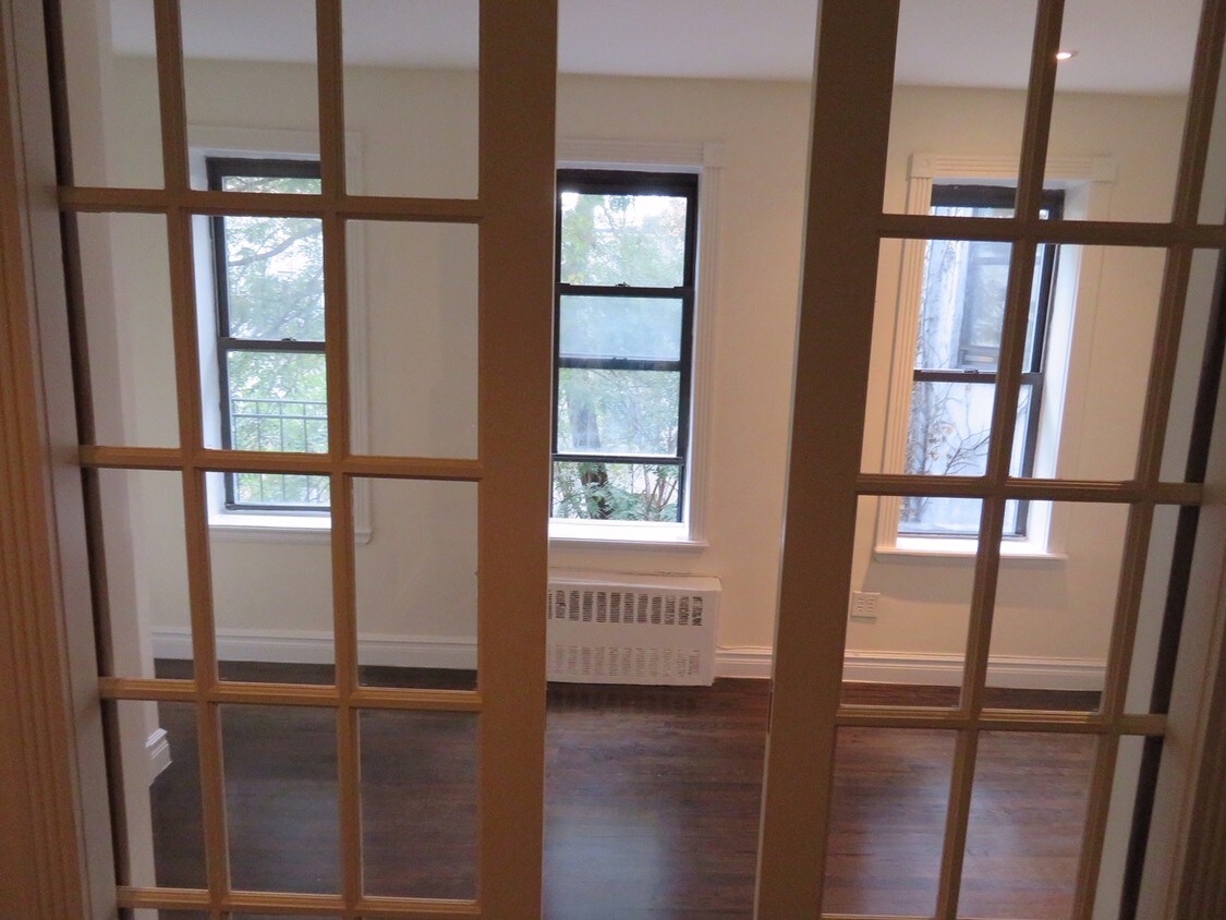 Primary Photo - 222 E 84th St