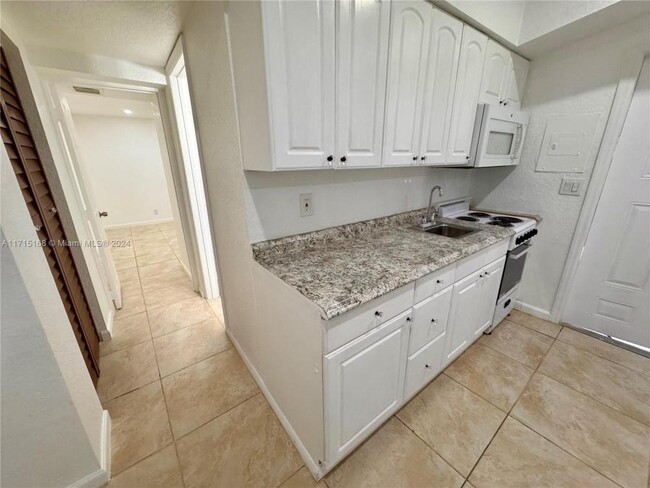 Foto del edificio - 1 bedroom in Hallandale FL 33009