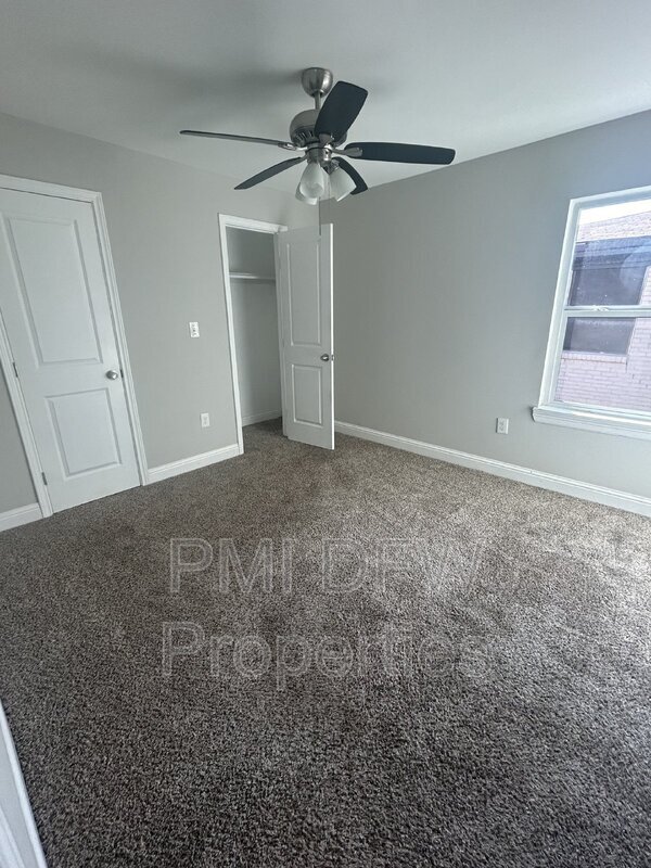 Building Photo - 1729 Longview St