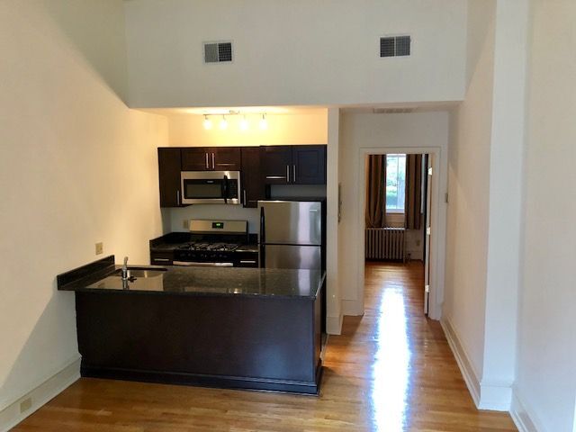 Foto del edificio - 2110 Pine St