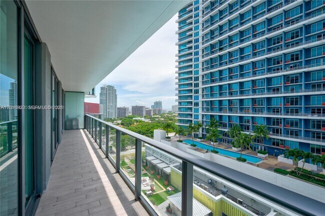 Foto del edificio - 1300 S Miami Ave