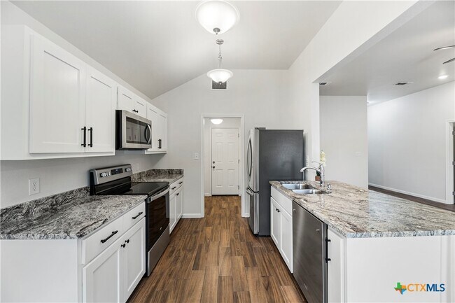 Foto del edificio - 230 Plum St