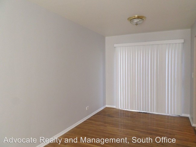 Building Photo - 3 br, 1.5 bath House - 1043 Lioncrest Dr.