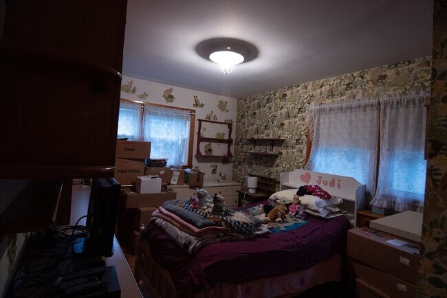 Foto del edificio - 227 Green River Rd