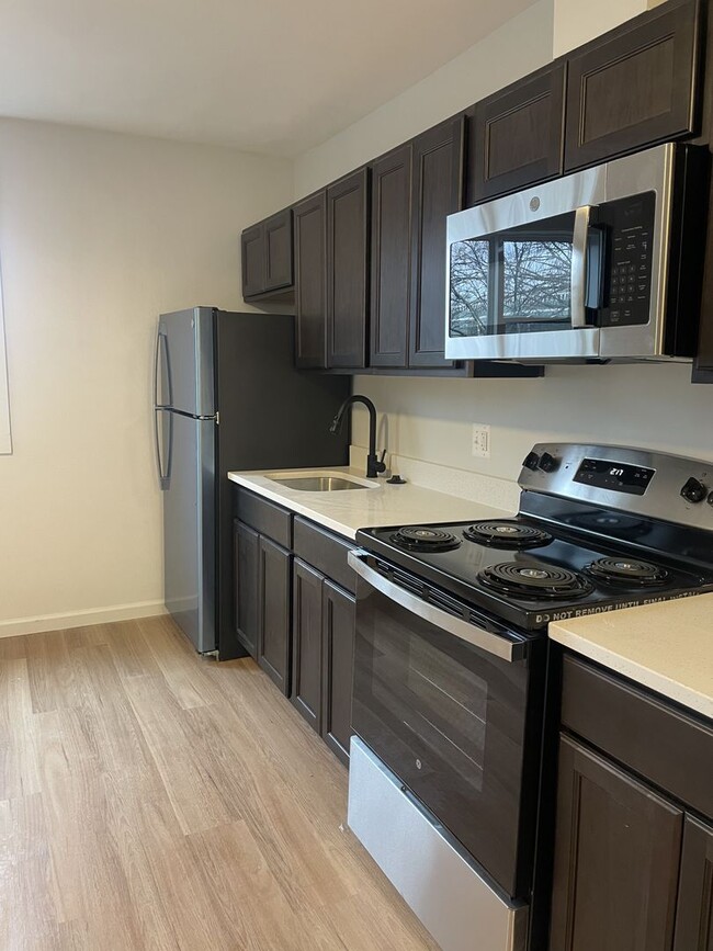 SQL525 LLC - CORPORATE - SQL525 LLC - CORPORATE Apartment