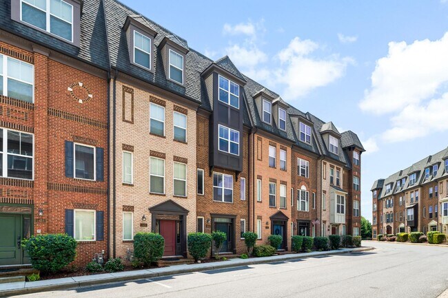 Building Photo - 1424 Trafalgar Ln
