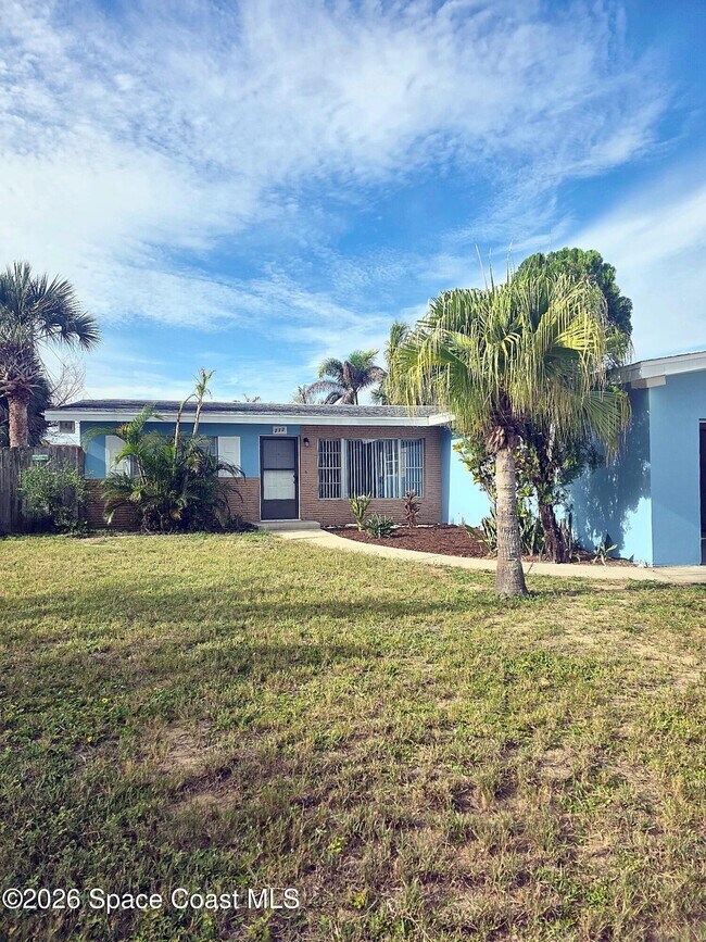 Building Photo - 217 Martin St
