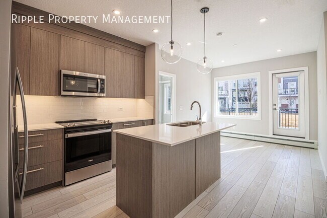Photo du bâtiment - Modern 2 Beds, 2 Baths Apartment/Condo | N...