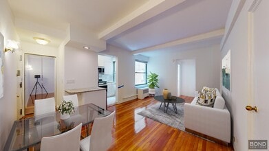 Building Photo - 301 E 38th St
