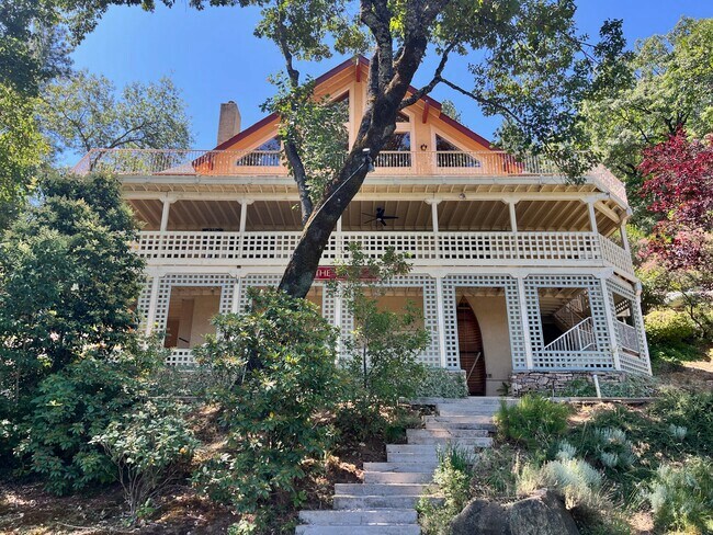 Building Photo - 18098 Chaparral Dr