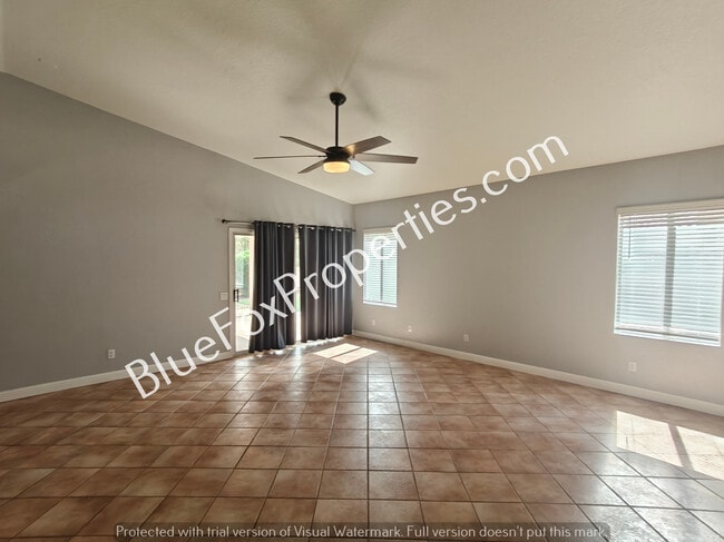 Foto del edificio - 9048 N Palm Brook Dr