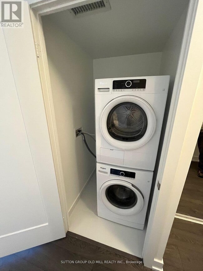 Photo du bâtiment - 5 Mabelle Ave