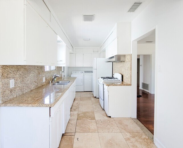 Foto del edificio - 3740 Dover Pl