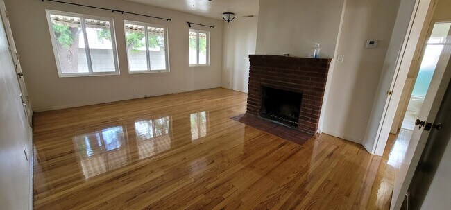 Living Room - 14522 Killion St