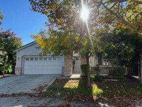 Building Photo - 480 Regency Park Cir