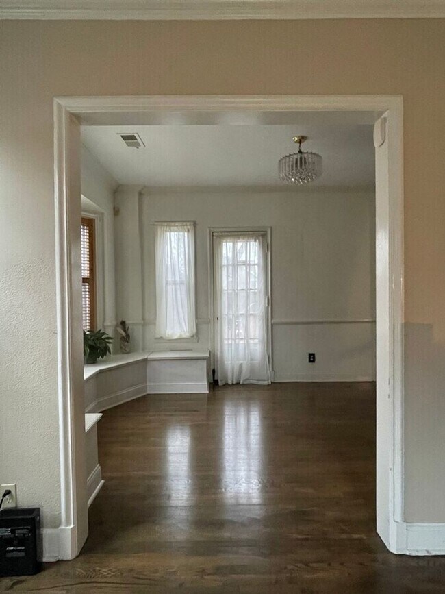 Foto del edificio - 3 BR/1BA | Newly Renovated Single Family Home | 1-Car Garage Parking | Patio in backyard!